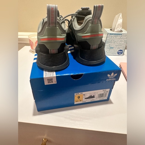 Adidas NMD_V3 'Silver Green Carbon' size 9 NWT! - Picture 4 of 5